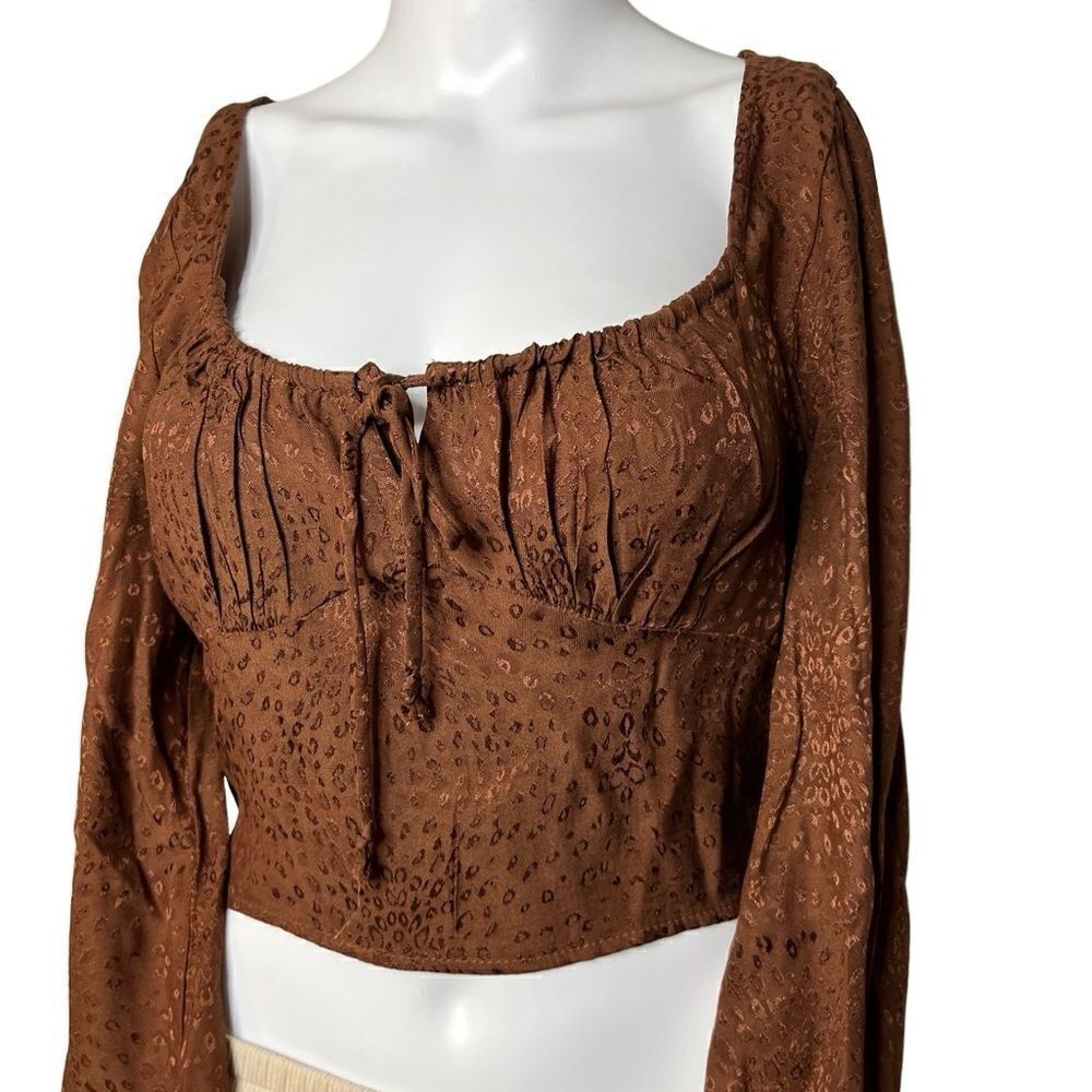 Kirious Leopard Print Long Sleeve Cropped Top Brown Size Medium